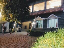 Lake Side Resort Neermahal