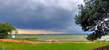 Lake Side Resort Neermahal