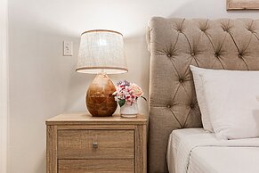 Modern 3BR Condo With Pool