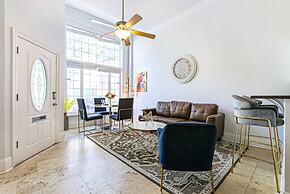 Modern 3BR Condo With Pool