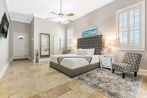 Modern 3BR Condo With Pool