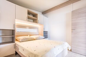 Mobile Home Rock Rose 2