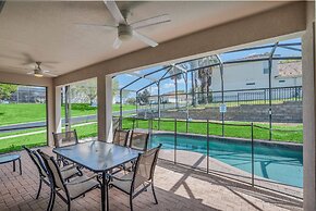 Lovely Decor and Large Pool Area! Less Than 5 Miles to Disney. #4wh633