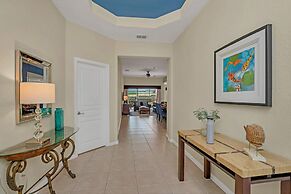 Lovely Decor and Large Pool Area! Less Than 5 Miles to Disney. #4wh633