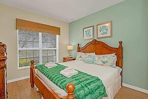 Lovely Decor and Large Pool Area! Less Than 5 Miles to Disney. #4wh633
