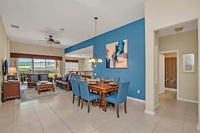 Lovely Decor and Large Pool Area! Less Than 5 Miles to Disney. #4wh633