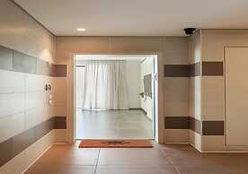 Luxury Penthouse on High Floor with Hot Tub