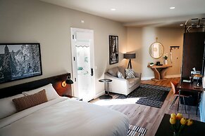 Gateway Hotel, Trademark Collection by Wyndham