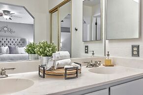 Luxurious Home with Red Rock Views