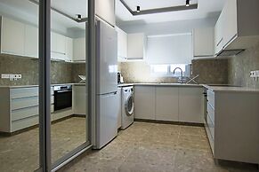 Phaedrus Living: Seaside Luxury Flat Lighthouse 69