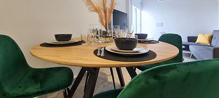 Phaedrus Living: Seaside Luxury Flat Lighthouse 69