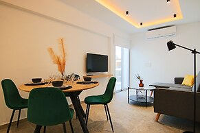 Phaedrus Living: Seaside Luxury Flat Lighthouse 69