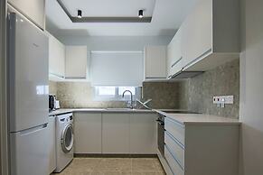 Phaedrus Living: Seaside Luxury Flat Lighthouse 69