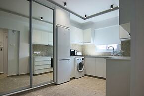 Phaedrus Living: Seaside Luxury Flat Lighthouse 69