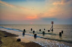 4 Sea View Walk, Pakefield