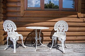 Willow Lodge With Hot Tub, Kingfishers