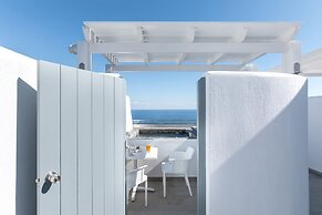 La Estrella 4 Suites with Sea View & 4 Prive Hot Tub