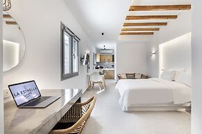 La Estrella 4 Suites with Sea View & 4 Prive Hot Tub