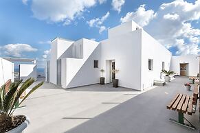 La Estrella 4 Suites with Sea View & 4 Prive Hot Tub