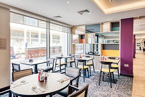 Premier Inn Banbury Town Centre - Castle Quay