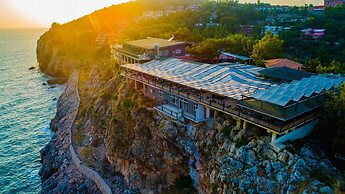 Senza Garden Holiday Club