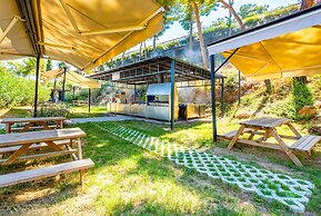 Senza Garden Holiday Club