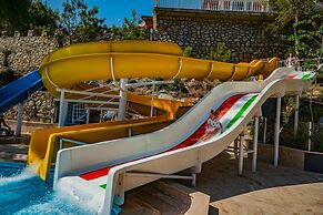 Senza Garden Holiday Club