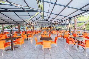 Senza Garden Holiday Club