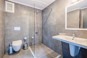 Senza Garden Holiday Club