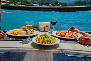 Senza Garden Holiday Club