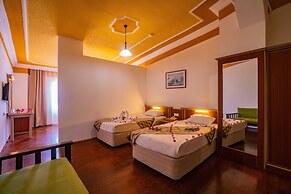 Senza Garden Holiday Club