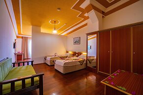 Senza Garden Holiday Club