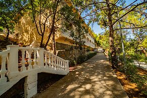 Senza Garden Holiday Club