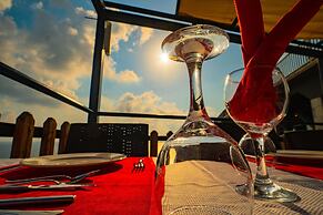 Senza Garden Holiday Club