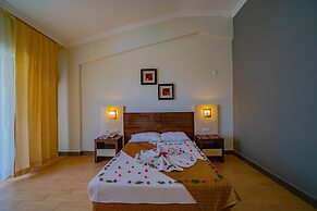 Senza Garden Holiday Club