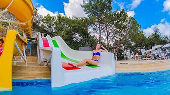 Senza Garden Holiday Club