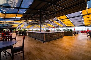 Senza Garden Holiday Club