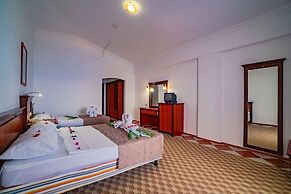 Senza Garden Holiday Club