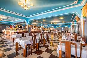 Senza Garden Holiday Club