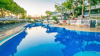 Senza Garden Holiday Club