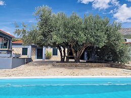 Luxury Private Villa Complex With Pool and Jacuzzi