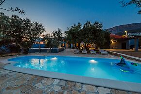 Luxury Private Villa Complex With Pool and Jacuzzi