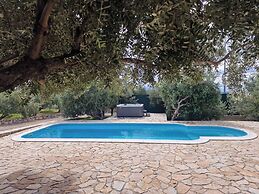 Luxury Private Villa Complex With Pool and Jacuzzi