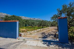 Luxury Private Villa Complex With Pool and Jacuzzi