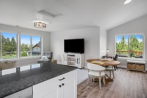 Dara Work-friendly Modern Irish Farmhouse With Mountain View by Redawn