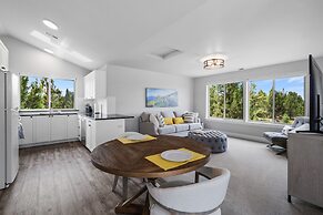 Dara Work-friendly Modern Irish Farmhouse With Mountain View by Redawn