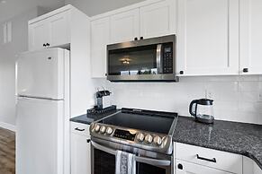 Dara Work-friendly Modern Irish Farmhouse With Mountain View by Redawn