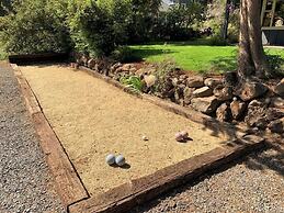 The Bend House 3 Bedroom Home by RedAwning