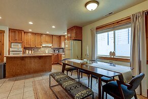 The Bend House 3 Bedroom Home by RedAwning