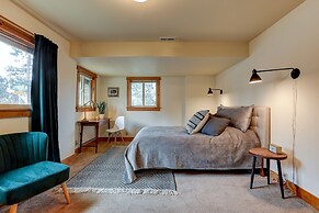 The Bend House 3 Bedroom Home by RedAwning